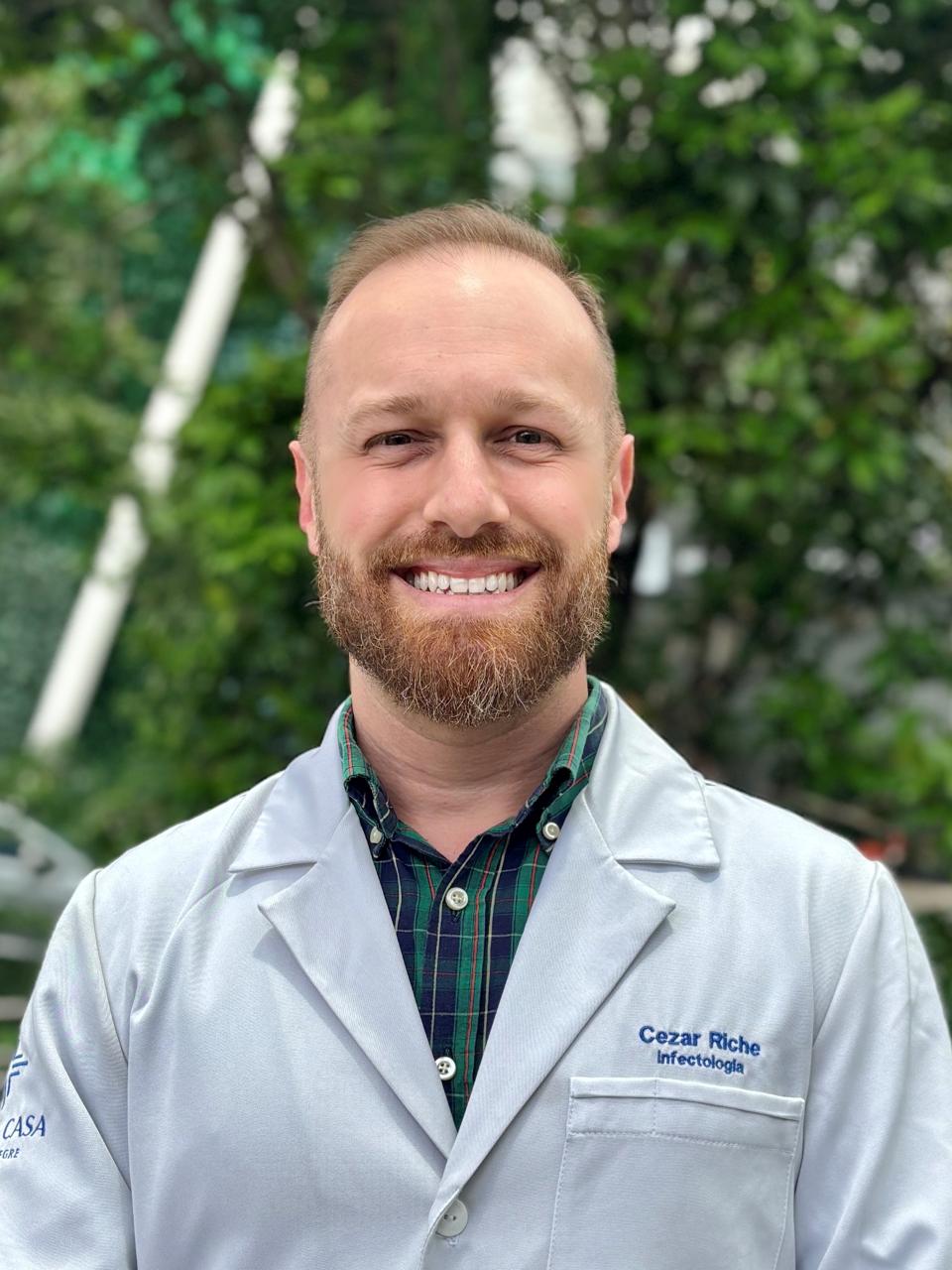 Dr. Cezar Riche
